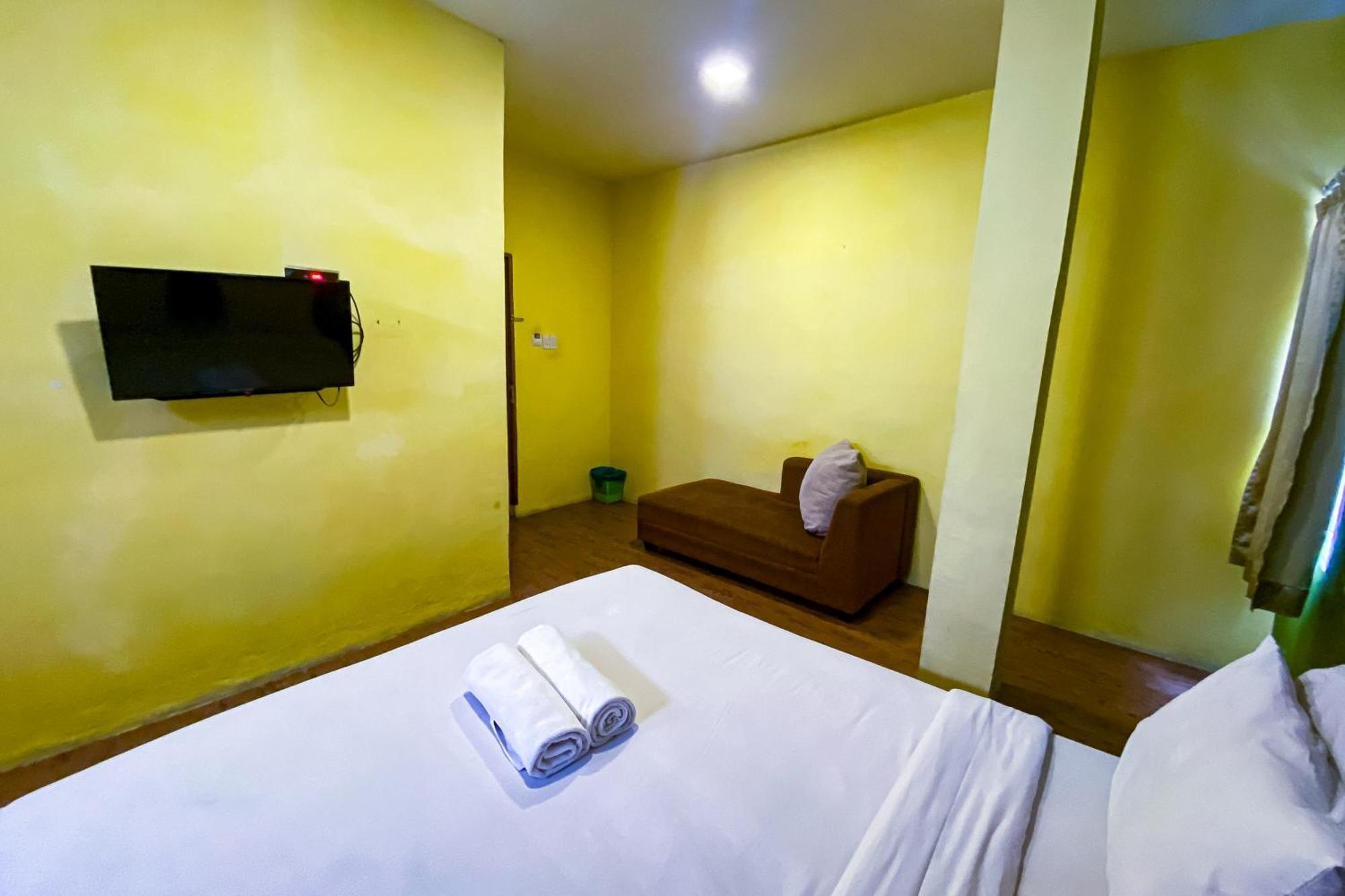 Hotel Reddoorz At Sentosa Jaya Helvetia Medan Esterno foto