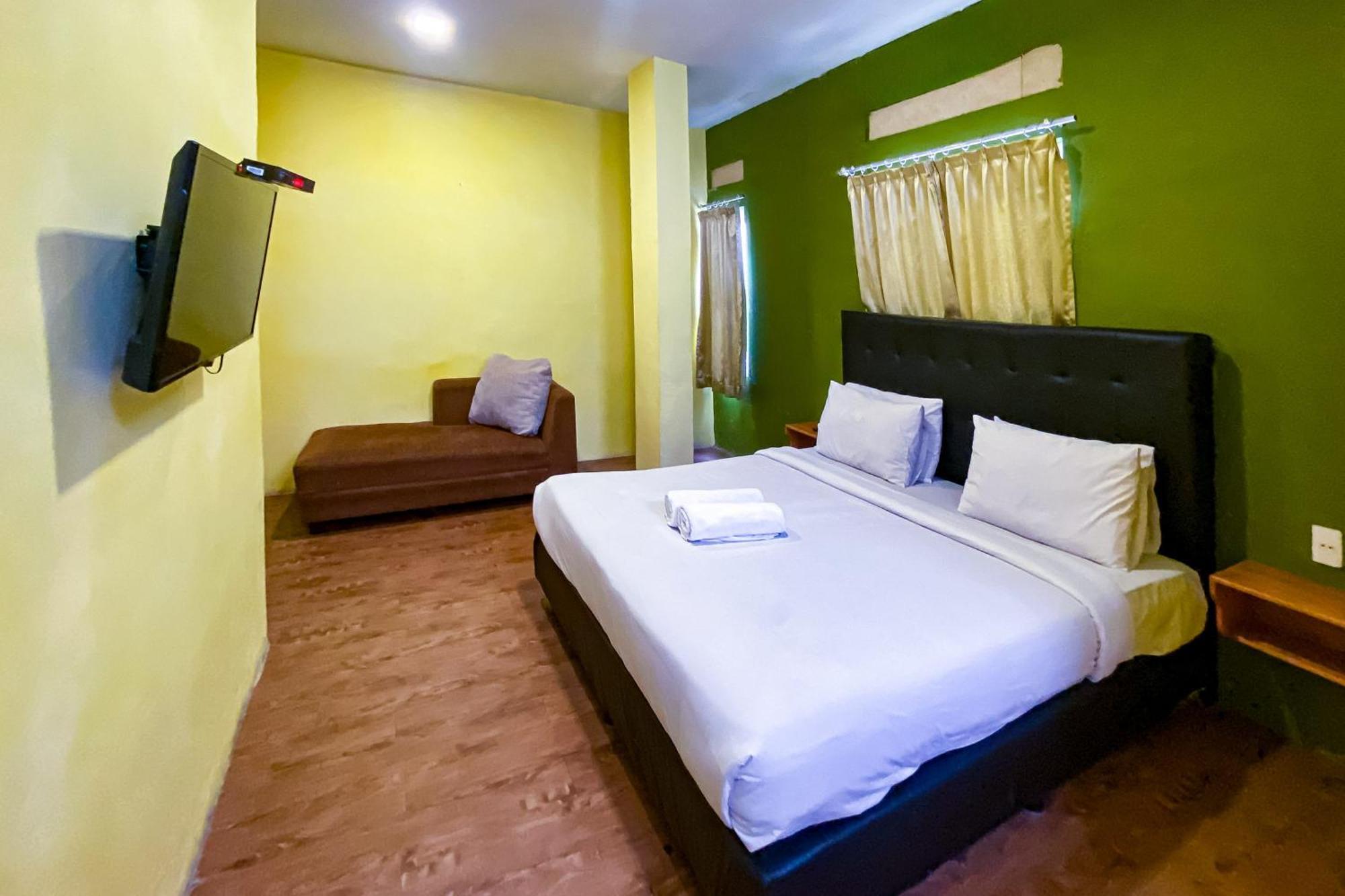 Hotel Reddoorz At Sentosa Jaya Helvetia Medan Esterno foto