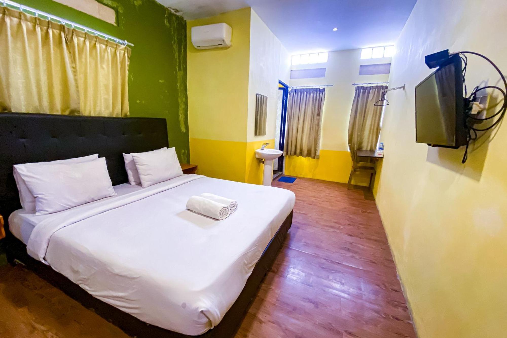 Hotel Reddoorz At Sentosa Jaya Helvetia Medan Esterno foto