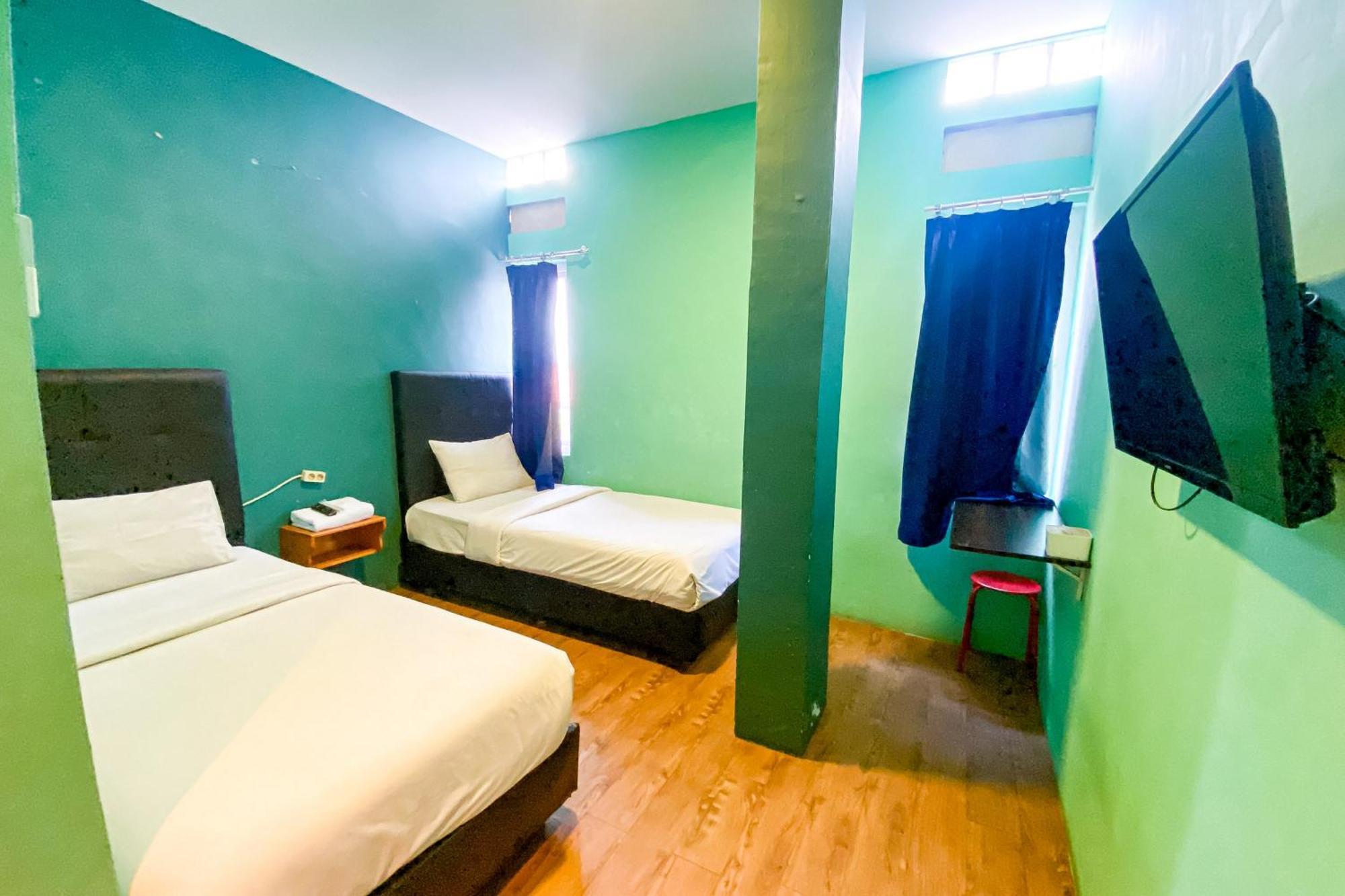Hotel Reddoorz At Sentosa Jaya Helvetia Medan Esterno foto