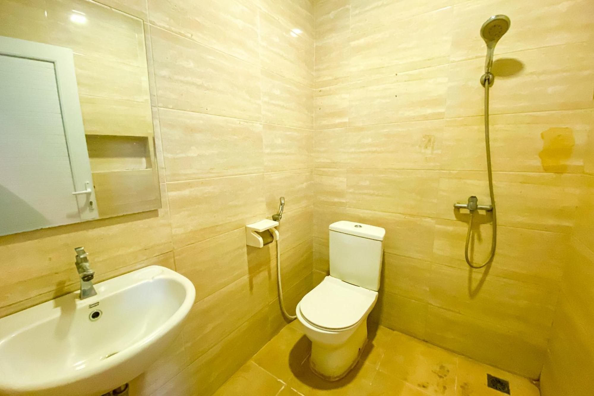 Hotel Reddoorz At Sentosa Jaya Helvetia Medan Esterno foto