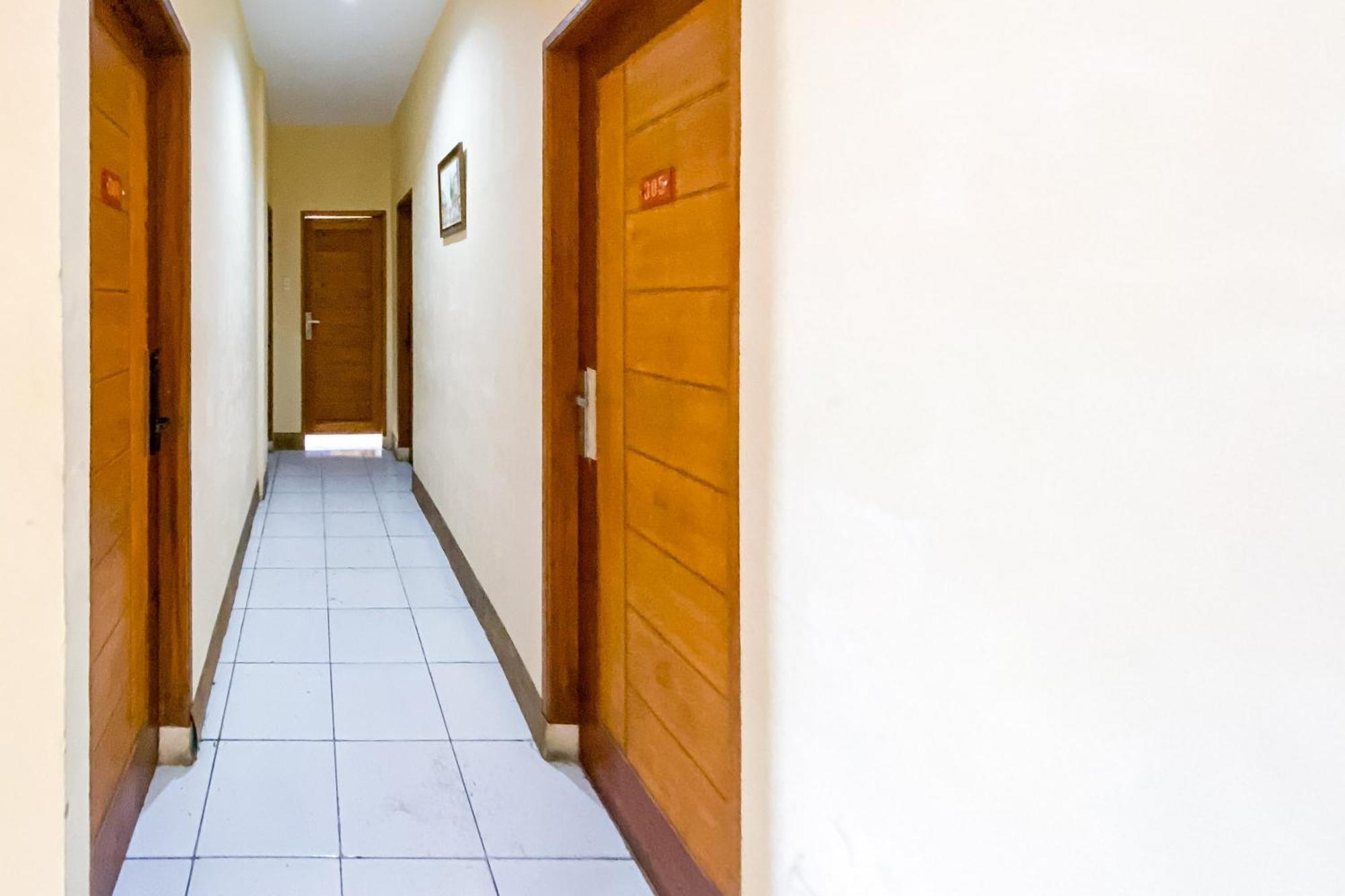Hotel Reddoorz At Sentosa Jaya Helvetia Medan Esterno foto