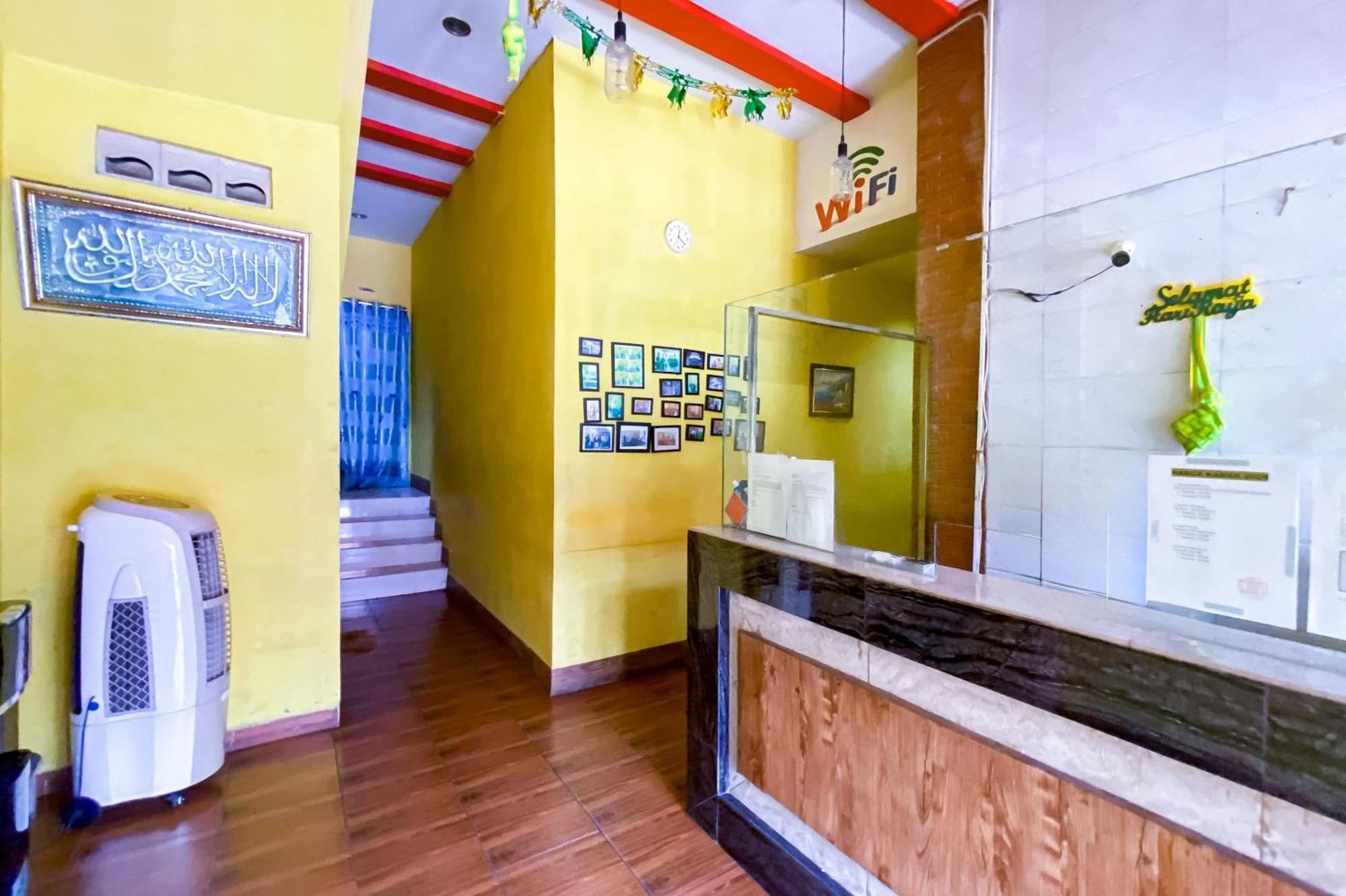 Hotel Reddoorz At Sentosa Jaya Helvetia Medan Esterno foto